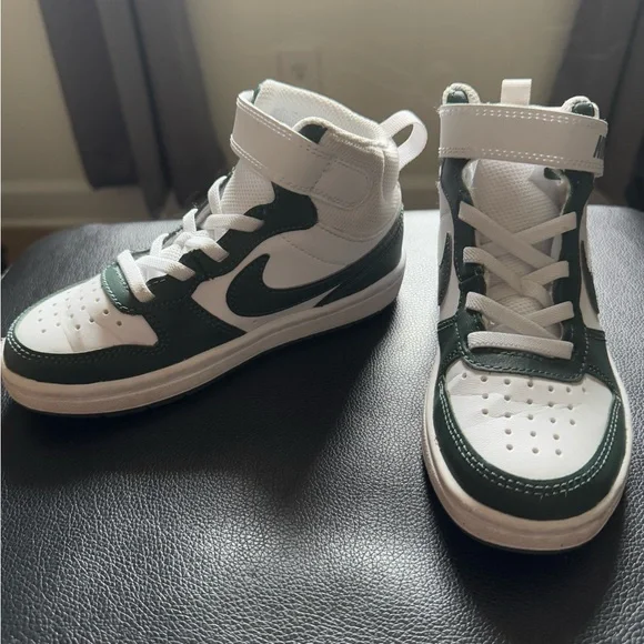 Kids Nike Court Borough Mid 2- Green and White - Picture 2 of 10